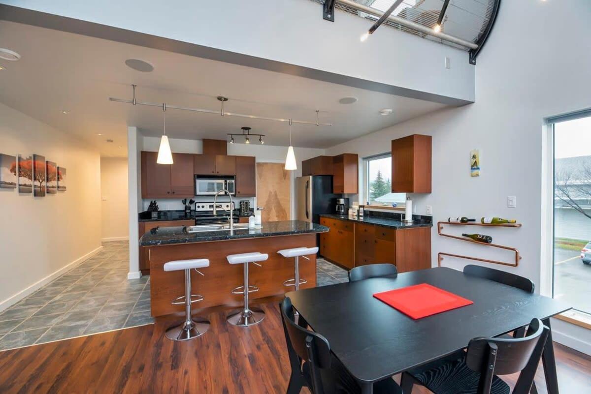 Nn - The Flame - Downtown 1-Bed 2-Bath Villa Whitehorse Eksteriør bilde